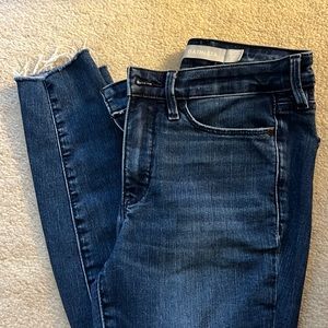 Athleta stretch tek size 2 distressed